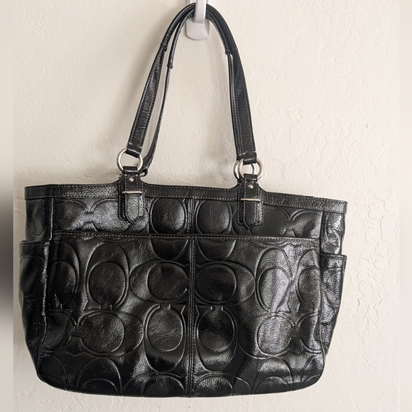 COACH GALLERY EMBOSSED PATENT LEATHER F19462. - Picture 2 of 12